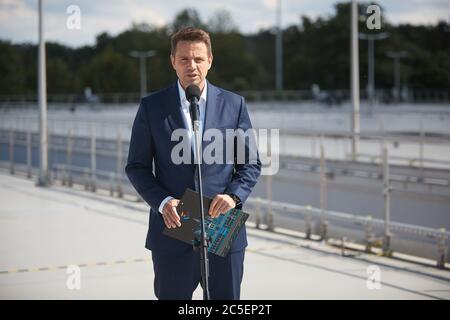 Varsovie, Mazovie, Pologne. 2 juillet 2020. RAFAL TRZASKOWSKI Vsies UN nouveau réservoir de rétention au traitement des eaux usées de Czajka Plant.in photo: RAFAL TRZASKOWSKI crédit: Hubert Mathis/ZUMA Wire/Alay Live News Banque D'Images