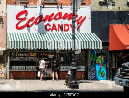 Economy Candy dans le quartier du Lower East Side à New York le samedi 20 juin 2020. ( © Richard B. Levine) Banque D'Images