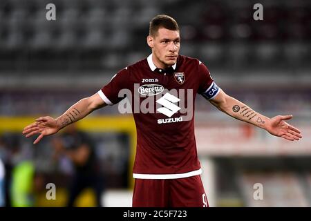 Turin, Italie. 30 juin 2020. TURIN, ITALIE - 30 juin 2020 : Andrea Belotti du FC de Turin gestes pendant la série UN match de football entre le FC de Turin et le SS Lazio. (Photo de Nicolò Campo/Sipa USA) crédit: SIPA USA/Alay Live News Banque D'Images