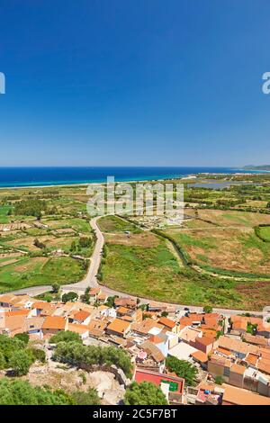 Posada est une petite ville sur l'île italienne Sardaigne Banque D'Images