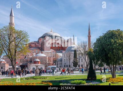 L'église Sainte-Sophie, Aya Sofya Camii, Parc du Sultan Ahmed, Sultanahmet, Istanbul, Turquie Banque D'Images