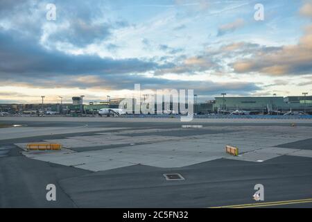 FRANCFORT AM MAIN, ALLEMAGNE - VERS JANVIER 2020 : vue de l'aéroport de Francfort-sur-le-main. Banque D'Images