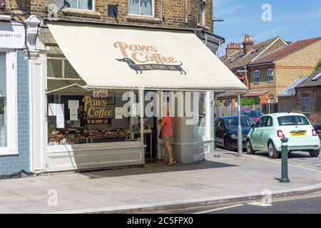 Café « paws for Coffee », High Street, Hampton Hill, Borough of Richmond-upon-Thames, Greater London, Angleterre, Royaume-Uni Banque D'Images