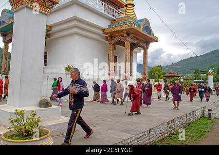 Pèlerins au National Memorial Chorten à Thimphu Banque D'Images