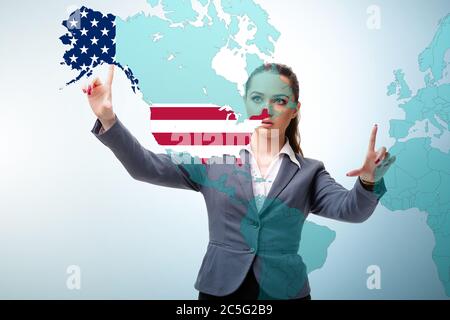 Concept d'immigration aux États-Unis avec le bouton virtuel appuyant Banque D'Images