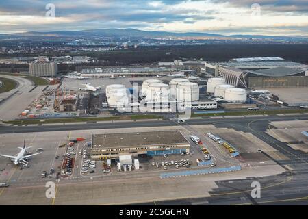 FRANCFORT AM MAIN, ALLEMAGNE - VERS JANVIER 2020 : vue de l'aéroport de Francfort-sur-le-main. Banque D'Images