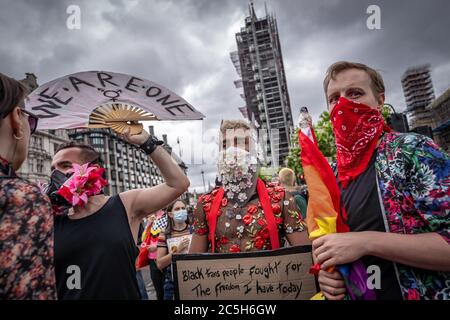 Des centaines de personnes rejoignent la manifestation Black Trans Lives Matter à Londres, au Royaume-Uni. Banque D'Images