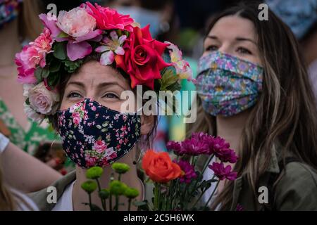 Des centaines de personnes rejoignent la manifestation Black Trans Lives Matter à Londres, au Royaume-Uni. Banque D'Images