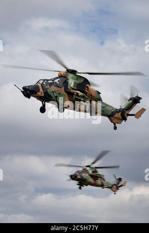 Deux hélicoptères de reconnaissance armés Eurocopter Tiger ARH de l'armée australienne. Banque D'Images