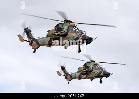 Deux hélicoptères de reconnaissance armés Eurocopter Tiger ARH de l'armée australienne. Banque D'Images