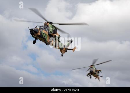 Deux hélicoptères de reconnaissance armés Eurocopter Tiger ARH de l'armée australienne. Banque D'Images