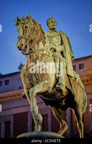 Belgrade / Serbie - 30 août 2019 : statue du prince dirigeant serbe Mihailo Obrenovic sur la place de la République à Belgrade, Serbie, érigée en 1882 Banque D'Images