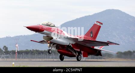 Force aérienne de la République de Singapour (RSAF) Lockheed Martin F-16CJ combattant des chasseurs Falcon de l'équipe des Black Knights. Banque D'Images