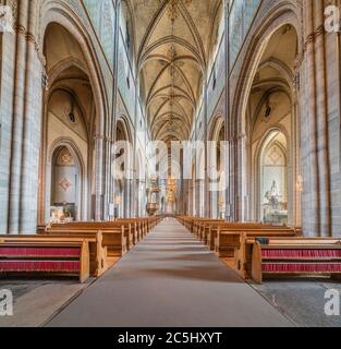 Vue intérieure sur la cathédrale d'Uppsala (Domkyrka). Uppsala, Suède, Scandinavie. Banque D'Images