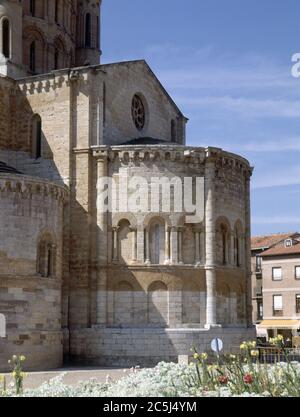 VISTA DEL ABSIDE - S XII - ARQUITECTURA ROMANICA. LIEU: COLEGIATA DE SANTA MARIA LA MAYOR. TORO. Zamora. ESPAGNE. Banque D'Images