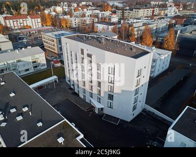 Joensuu, Finlande - 15 octobre 2018 : vue aérienne des nouveaux appartements pour étudiants. Banque D'Images