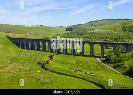 Le viaduc de Shankend près de Hawick dans les frontières écossaises. Le viaduc de la ligne Waverley a été fermé en 1969 à la suite du rapport Beeching. Banque D'Images