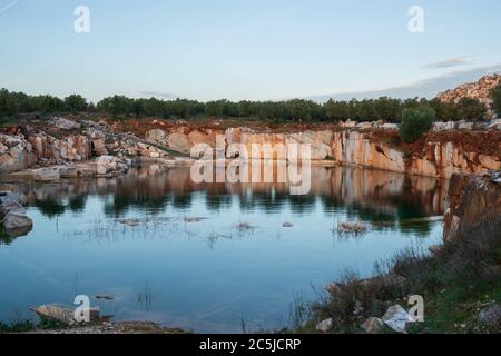 Marble mine des roches rouges à Estremoz Borba et Vila Vicosa, Alentejo, Portugal Banque D'Images