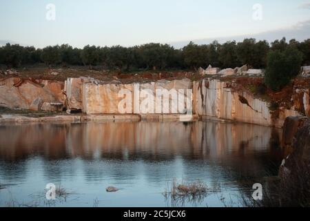 Marble mine des roches rouges à Estremoz Borba et Vila Vicosa, Alentejo, Portugal Banque D'Images