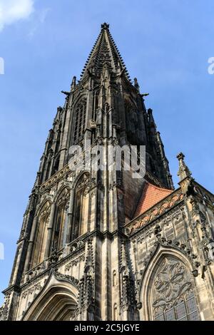 Eglise St Lambert, Eglise catholique romaine et flèche, vue vers le haut, Münster à Westfalen, Allemagne Banque D'Images