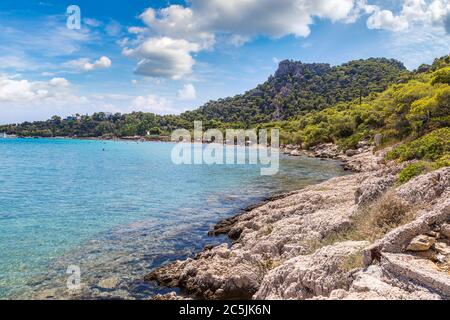 Lac de Vouliagmeni près de Loutraki en été, Grèce Banque D'Images