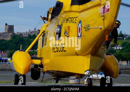 Westland Sea King XZ589, Bangor, Menai Strait, North Wales. Banque D'Images