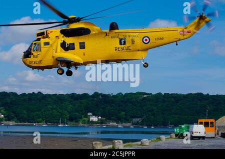 Westland Sea King XZ589, Bangor, Menai Strait, North Wales. Banque D'Images