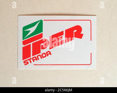 MILAN, ITALIE - VERS JUIN 2020: Sticker IPER Standa supermarché vintage Banque D'Images