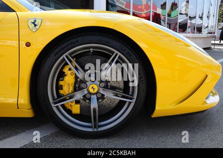 Scarperia (Florence), Italie - Mars 2018 : détail d'une Ferrari dans le Mugello Paddock. Banque D'Images