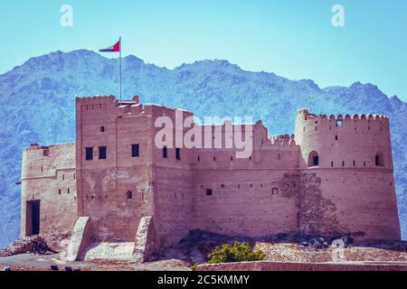 Fujairah fort est un fort dans la ville de Fujairah Émirats arabes Unis Émirats Arabes Unis site historique du XVIe siècle plus ancien château Banque D'Images