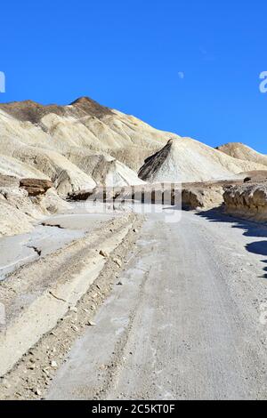 Twenty Mule Team Canyon Drive, Vallée de la mort Banque D'Images