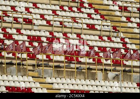 Salerno, Italie 3 juillet 2020. Vide représente les lois contre le coronavirus au stade Arechi, pendant le match entre Salerntana - Juventus stabia terminé avec la victoire de Salerntana 2-1. Crédit: Vincenzo Izzo / Alamy Live News Banque D'Images