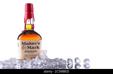 POZNAN, POL - 29 JANVIER 2020 : bouteille de Maker's Mark, un petit lot de whisky bourbon produit à Loretto, Kentucky, par Beam Suntory Banque D'Images