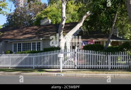 Lac Toluca, Californie, États-Unis 3 juillet 2020 UNE vue générale de l'atmosphère de l'ancienne maison d'Yvonne DeCarlo au 12724 Valley Spring Lane le 3 juillet 2020 à Toluca Lake, Californie, États-Unis. Photo par Barry King/Alay stock photo Banque D'Images