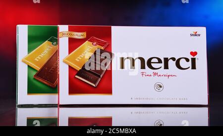 POZNAN, POL - APR 7, 2020: Box de Merci, une marque européenne de bonbons au chocolat produite par la société allemande August Storck KG, dont le siège est à Berlin Banque D'Images