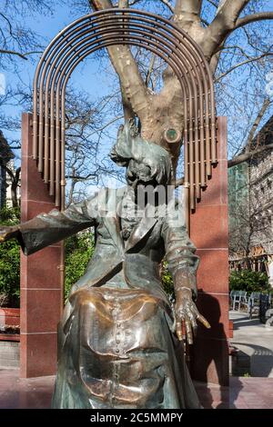 Statue de Franz Liszt par László Marton, Liszt Ferenc tér, Budapest, Hongrie Voir la carte Présentation Banque D'Images