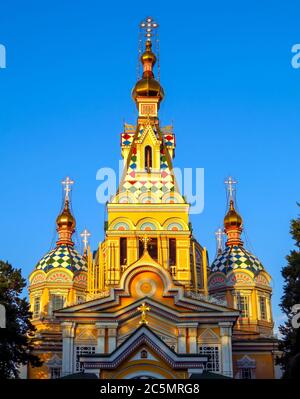 Cathédrale de l'Ascension (cathédrale de Zenkov) à Almaty, Kazakhstan. La cathédrale a été achevée en 1907, est le deuxième plus grand bâtiment en bois au monde. Banque D'Images