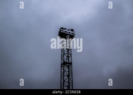 tour de surveillance contre ciel gris Banque D'Images