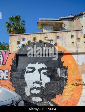 Turquie, Antalya, 10 mai 2018. Graffiti avec le visage d'un jeune homme africain. Art de la rue Banque D'Images