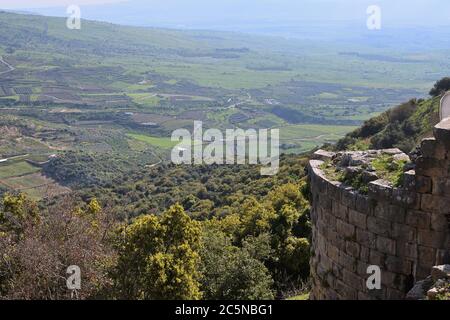 Magnifique paysage du plateau du Golan, nord d'Israël. Vue depuis la forteresse de Nimrod Banque D'Images