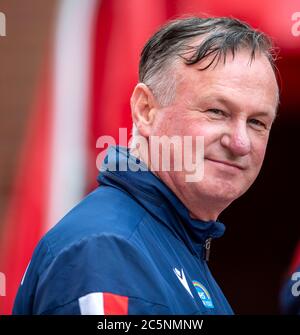 4 juillet 2020 ; Stade Bet365, Stoke, Staffordshire, Angleterre ; Championnat d'Angleterre de football, Stoke City versus Barnsley ; Directeur de la ville de Stoke Michael O'Neill Banque D'Images