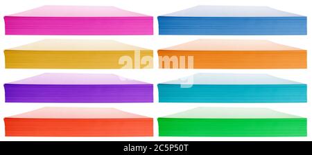 Pile de feuilles de papier colorées isolées sur du blanc Banque D'Images