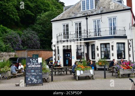 Pubs les bars et les restaurants ouvrent ses portes au public à, Royaume-Uni. 4 juillet 2020. Le 1er jour de l'enfermement. L'ancien navire s'agrise à Minehead, dans le Somerset. Crédit photo : Robert Timoney/Alay Live News Banque D'Images