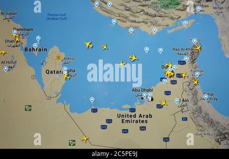 Carte du trafic aérien au-dessus du golfe Arabique et des Émirats arabes Unis ( 04 juillet 2020, UTC 14.39), avec le site Flightracar 24 de Svenska Resenätverket AB Banque D'Images