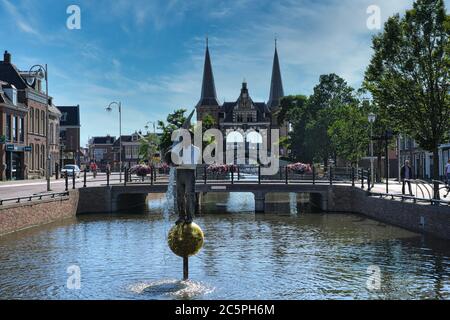 Europe pays-Bas Sneek, Skulptures de l'artiste Stephan Balkenhol à Sneek Banque D'Images