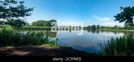 Panorama de Watch Lane Flash, un lac à Elworth près de Sandbach Cheshire Royaume-Uni Banque D'Images