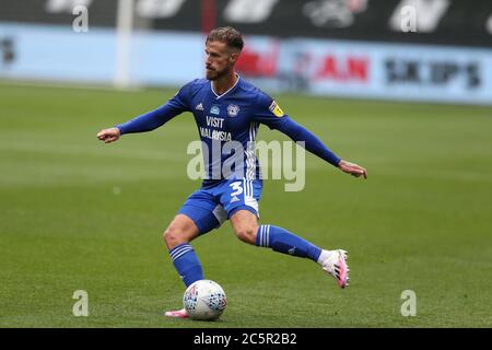 Bristol, Royaume-Uni. 04e juillet 2020. Joe Bennett de Cardiff en action. Match de championnat EFL Skybet, Bristol City et Cardiff City au stade Ashton Gate de Bristol le samedi 4 juillet 2020. Cette image ne peut être utilisée qu'à des fins éditoriales. Usage éditorial uniquement, licence requise pour un usage commercial. Aucune utilisation dans les Paris, les jeux ou les publications d'un seul club/ligue/joueur. photo par Andrew Orchard/Andrew Orchard sports Photography/Alamy Live News crédit: Andrew Orchard sports Photography/Alamy Live News Banque D'Images