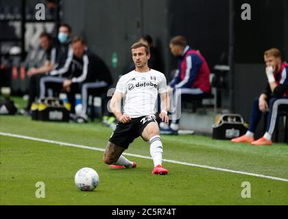 Craven Cottage, Londres, Royaume-Uni. 4 juillet 2020. Championnat d'anglais football, Fulham versus Birmingham City; Joe Bryan de Fulham crédit: Action plus Sports/Alay Live News Banque D'Images