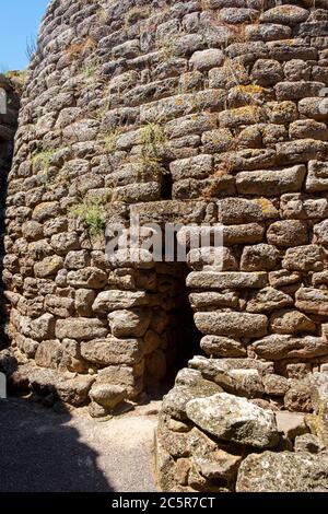 Nuraghe Arrubiu. Le Nuraghe Arrubiu est l'un des plus grands nuraghes de Sardaigne. Il est situé à Orroli, dans la province de Sardaigne du Sud. Son nom Banque D'Images