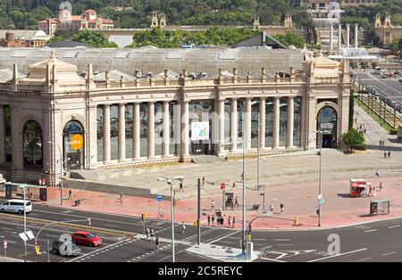 BARCELONE, ESPAGNE - 8 JUILLET 2015 : Fira Barcelona - un centre de salons et d'expositions à Barcelone, Espagne. Il a été construit en 1929 à International Exposi Banque D'Images